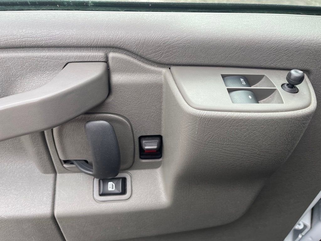 2024 Chevrolet Express Cargo 2500 WT