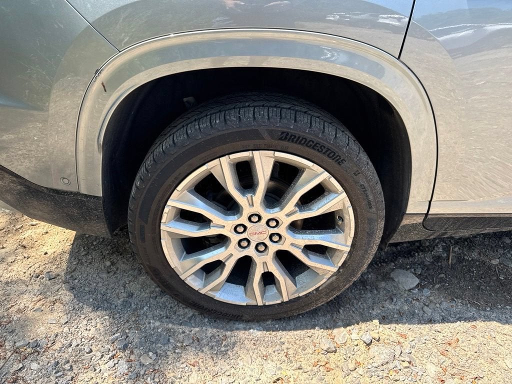 2024 GMC Acadia Denali