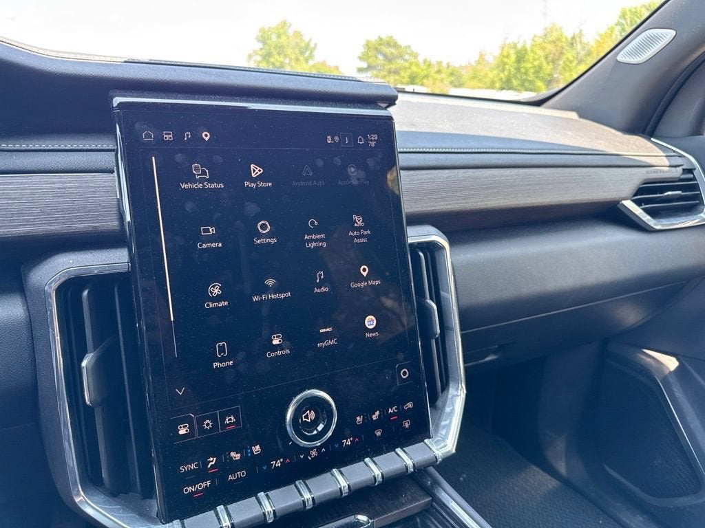 2024 GMC Acadia Denali