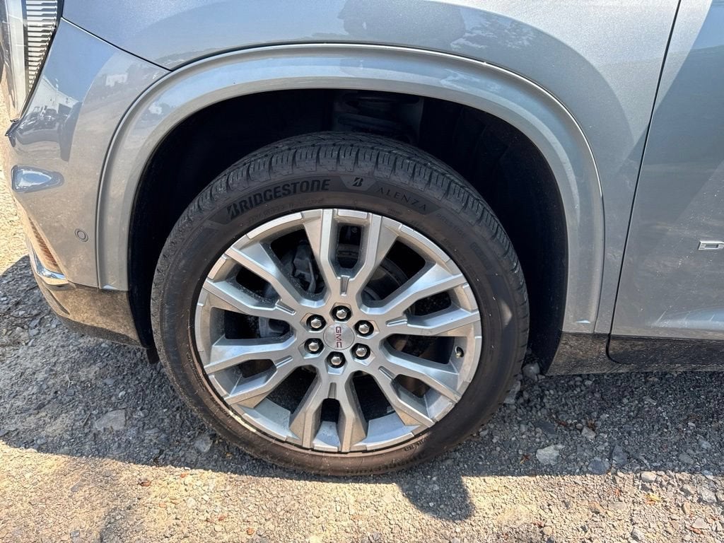 2024 GMC Acadia Denali