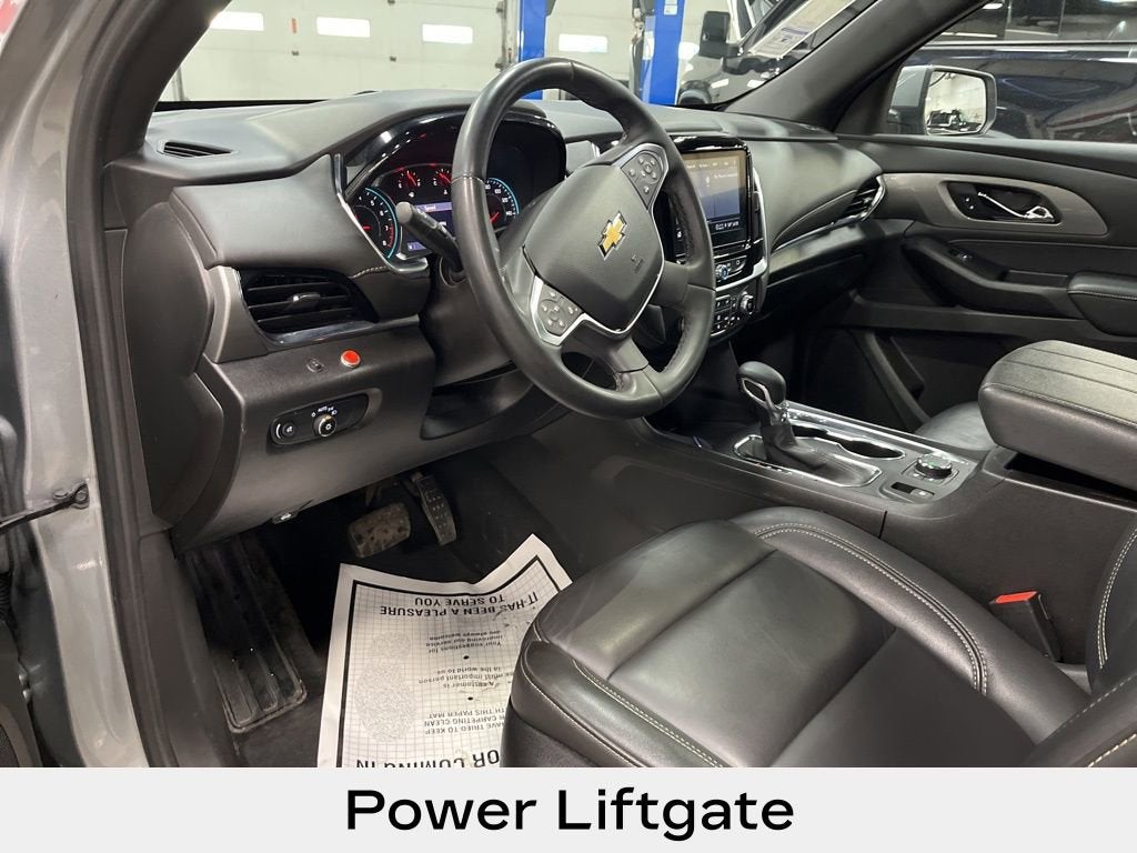 2023 Chevrolet Traverse LT Leather