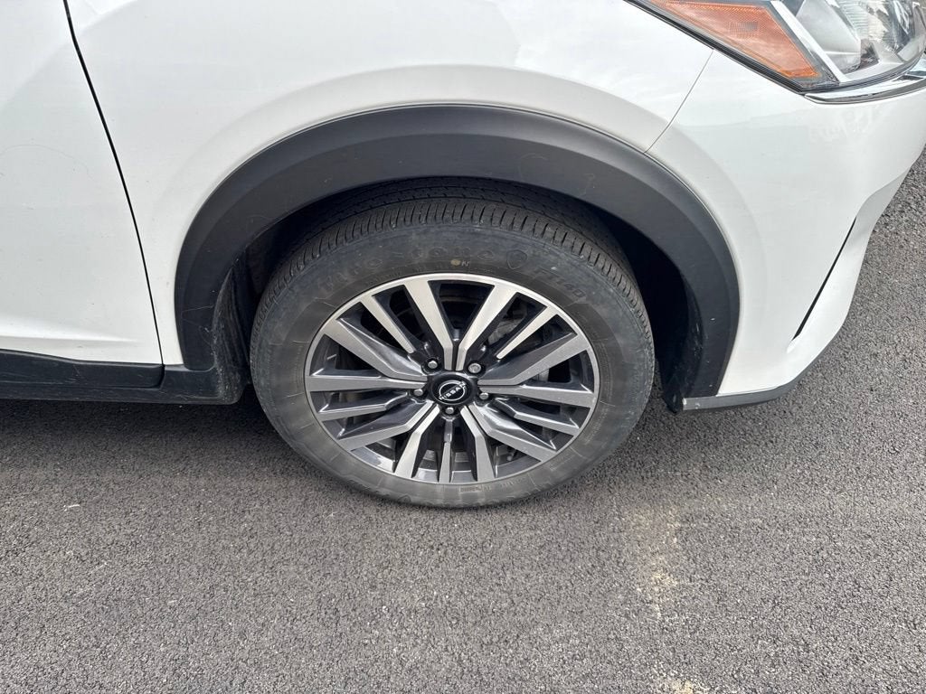 2022 Nissan Kicks SV