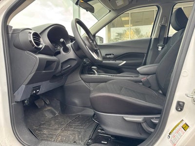 2022 Nissan Kicks SV