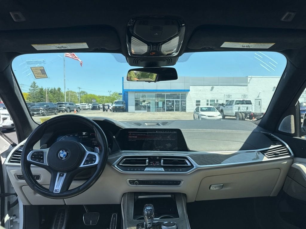 2021 BMW X7 M50i