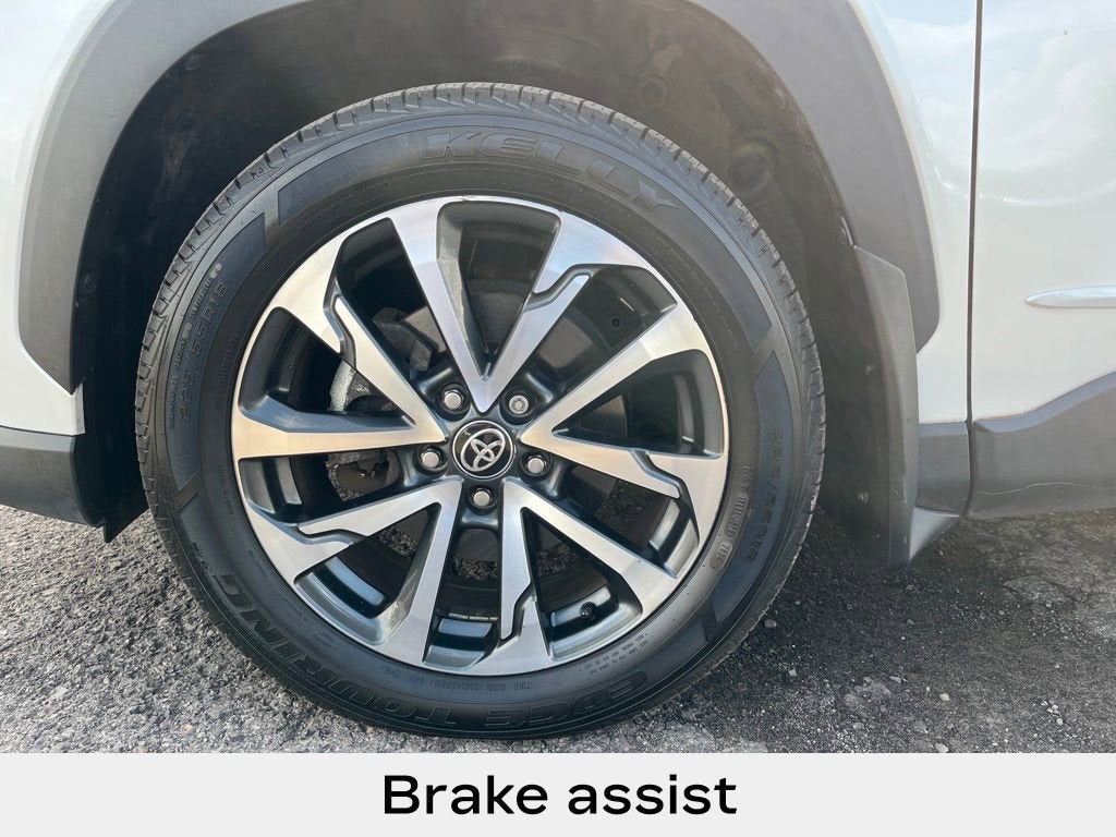 2022 Toyota Corolla Cross XLE