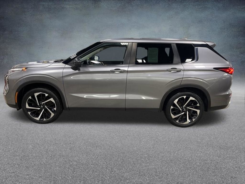 2022 Mitsubishi Outlander SE