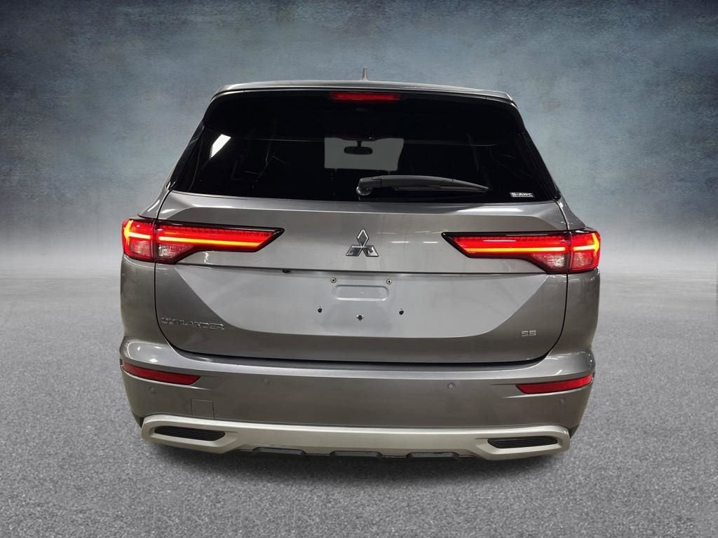 2022 Mitsubishi Outlander SE